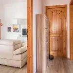 Guesthost - Oasis W Two Balconies! * Olbia