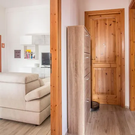 Guesthost - Oasis W Two Balconies! * Olbia