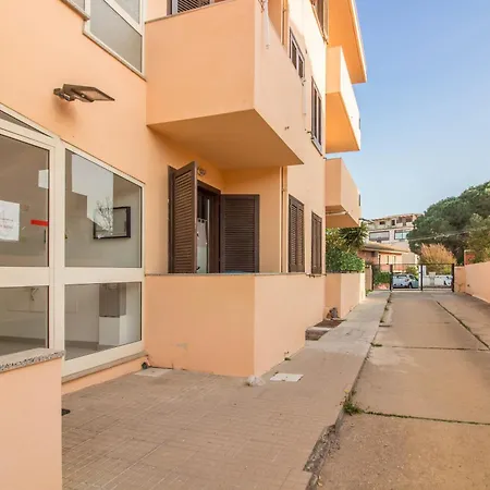Guesthost - Oasis W Two Balconies! Olbia